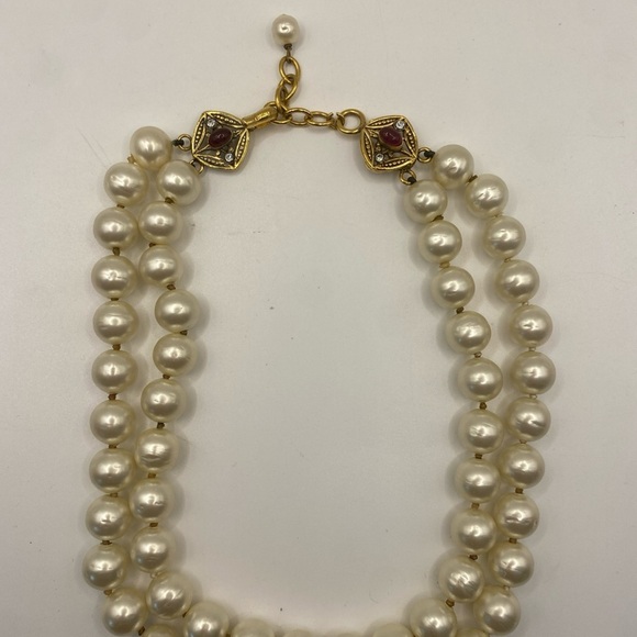 Vintage Chanel Two Strand Pearl 12mm Necklace W/Gripoix Clap - Picture 3 of 14